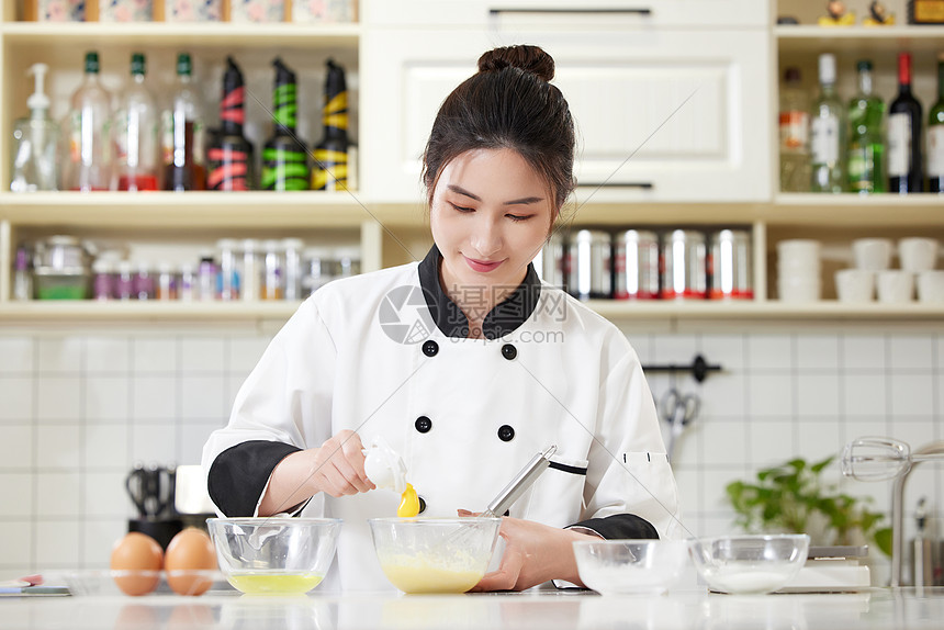 高盛警示:美国基准关税可能升至15%,通胀将达3.3%