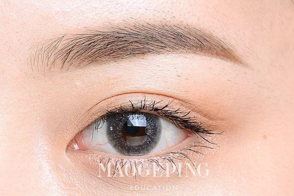 招商电子:中芯国际(00981)2025 Q3收入指引环比增长,2025 Q4备货能见度下降