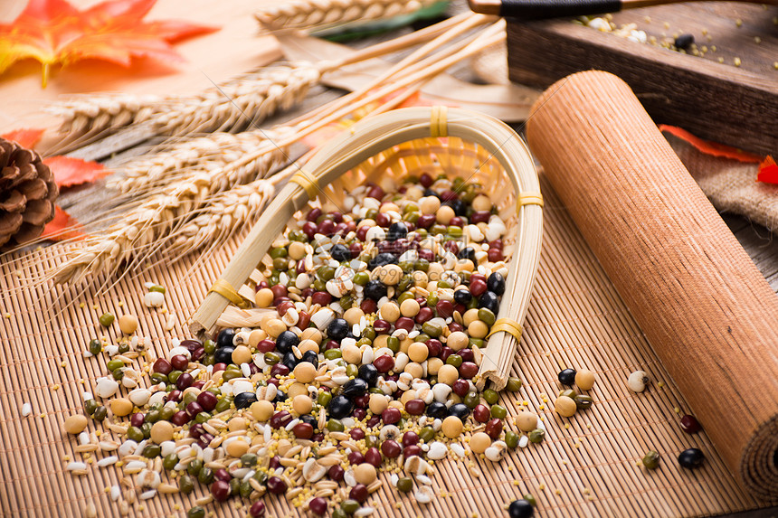 港北区:拼搏实干出新彩