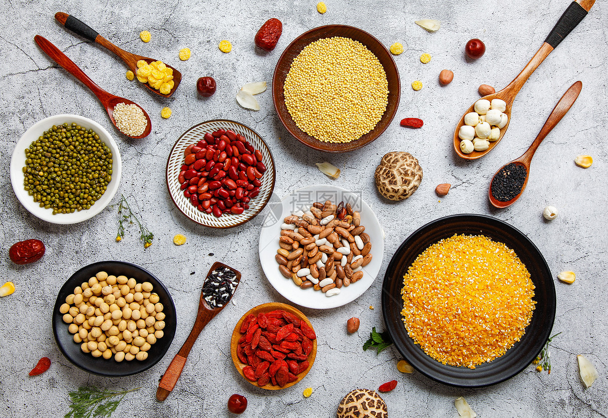 港北区:拼搏实干出新彩