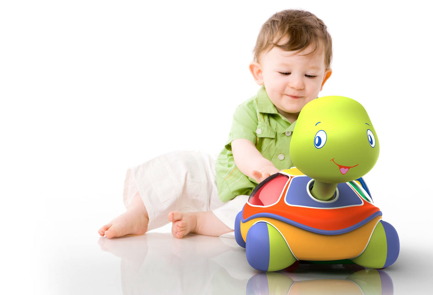 迪士尼(DIS.US)上调全年盈利预期 Q3乐园与流媒体业务表现突出 新举措助力用户增长