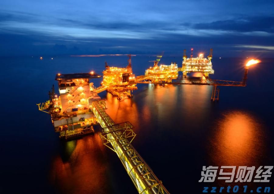 隔夜美股 | 三大指数上涨 特朗普拟对芯片征收100%关税 苹果(AAPL.US)涨5%